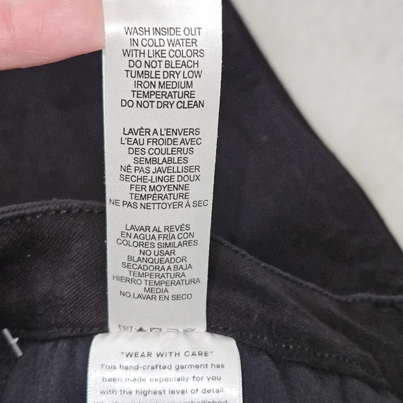 Good American Good Curve Straight Black Denim: 20 Plus 28" Inseam - Picture 11 of 13